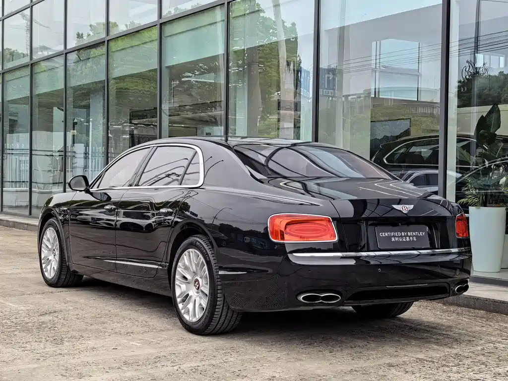 Bentley Flying Spur 2018 — фото 5