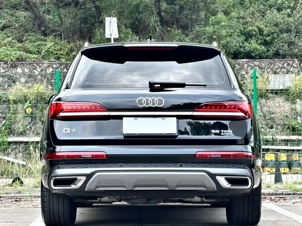 Audi Q7 2023 — фото 25