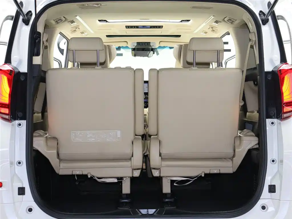 Toyota Alphard 2021 — фото 12