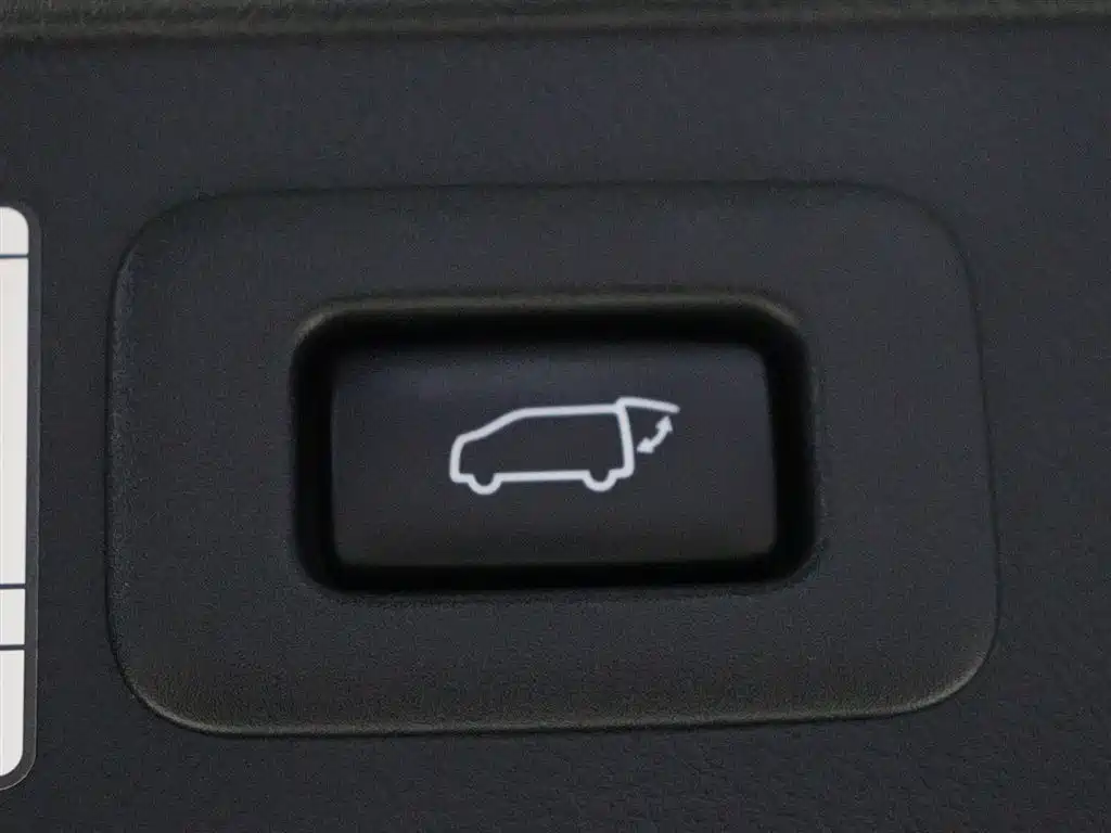 Toyota Alphard 2021 — фото 13