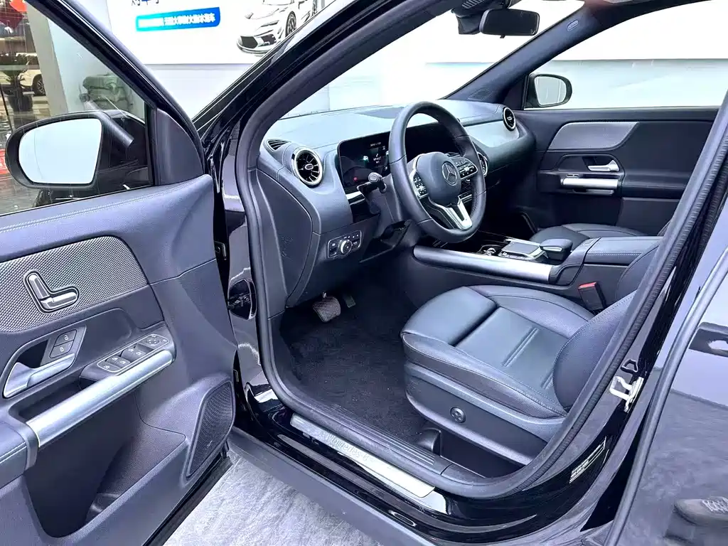 Mercedes-Benz GLA 2023