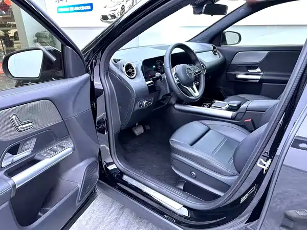 Mercedes-Benz GLA 2023
