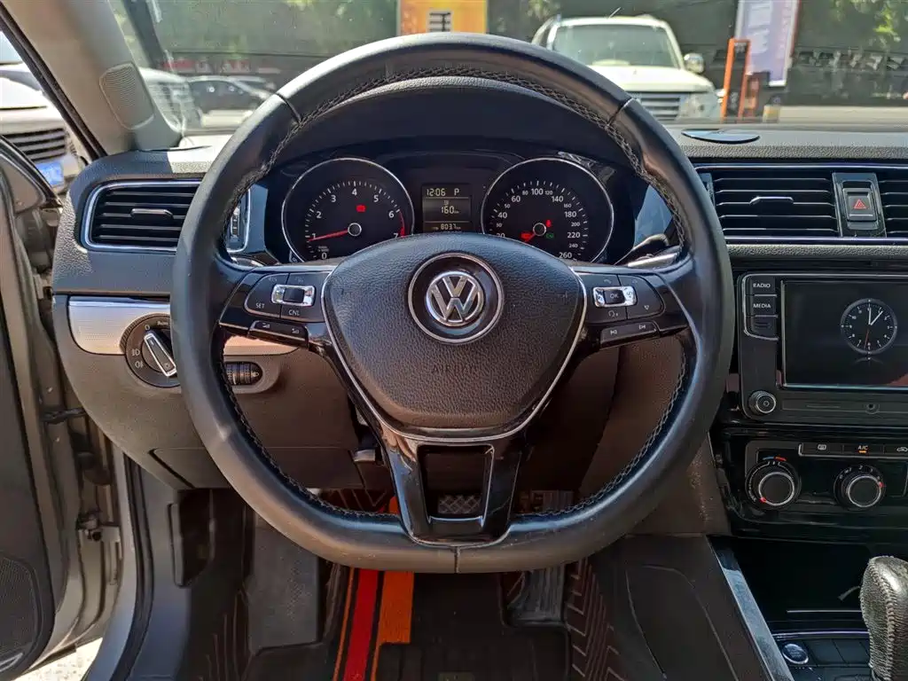 Volkswagen Sagitar 2018 — фото 12
