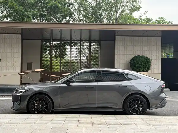 Changan UNI-V 2025