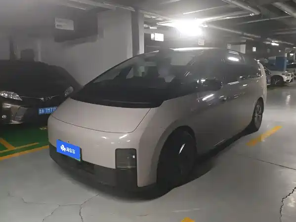 Li Auto MEGA 2024