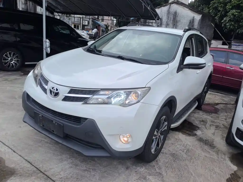 Toyota RAV4 2015 — фото 2