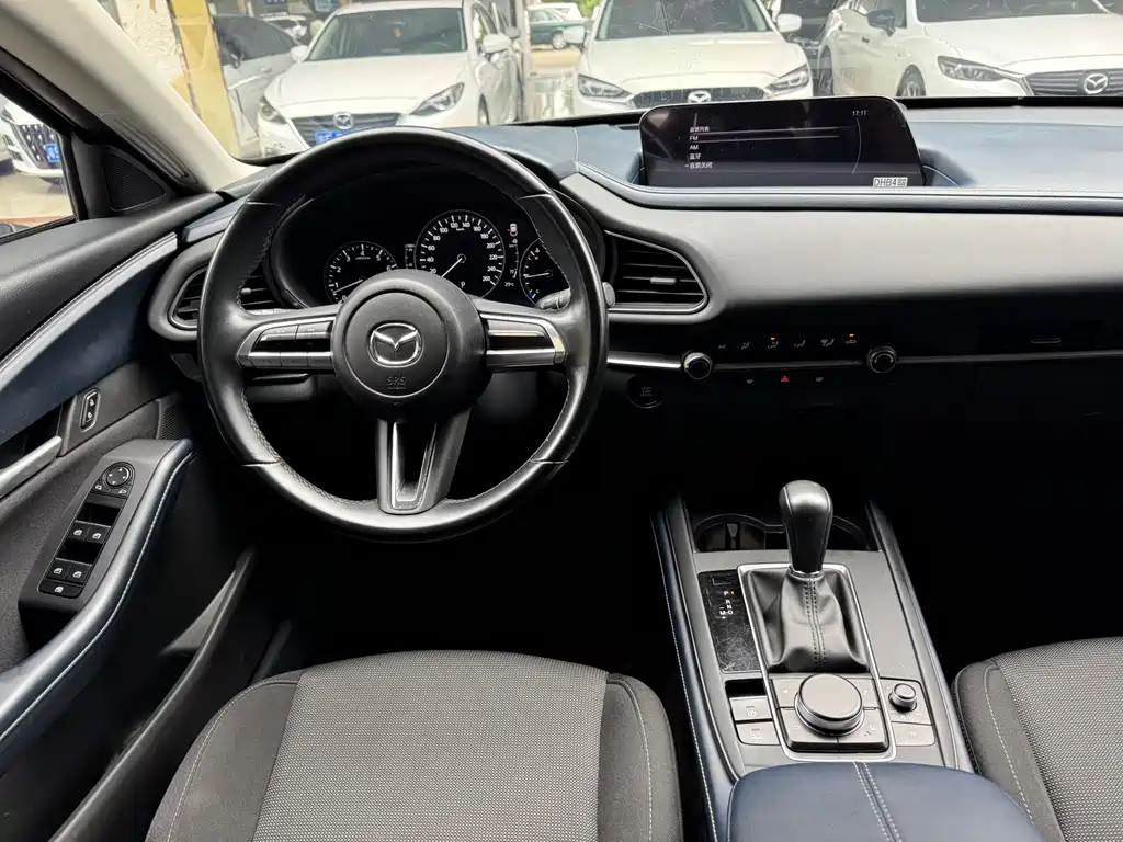Mazda CX-30 2021 — фото 13