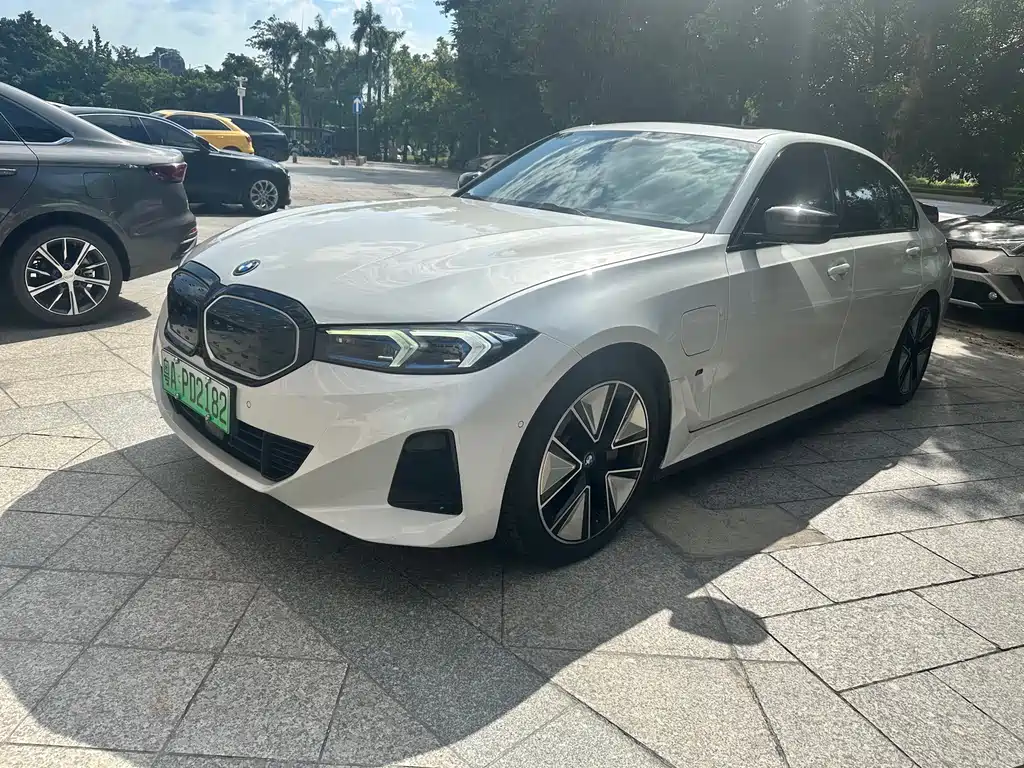 BMW i3 2023 — фото 1