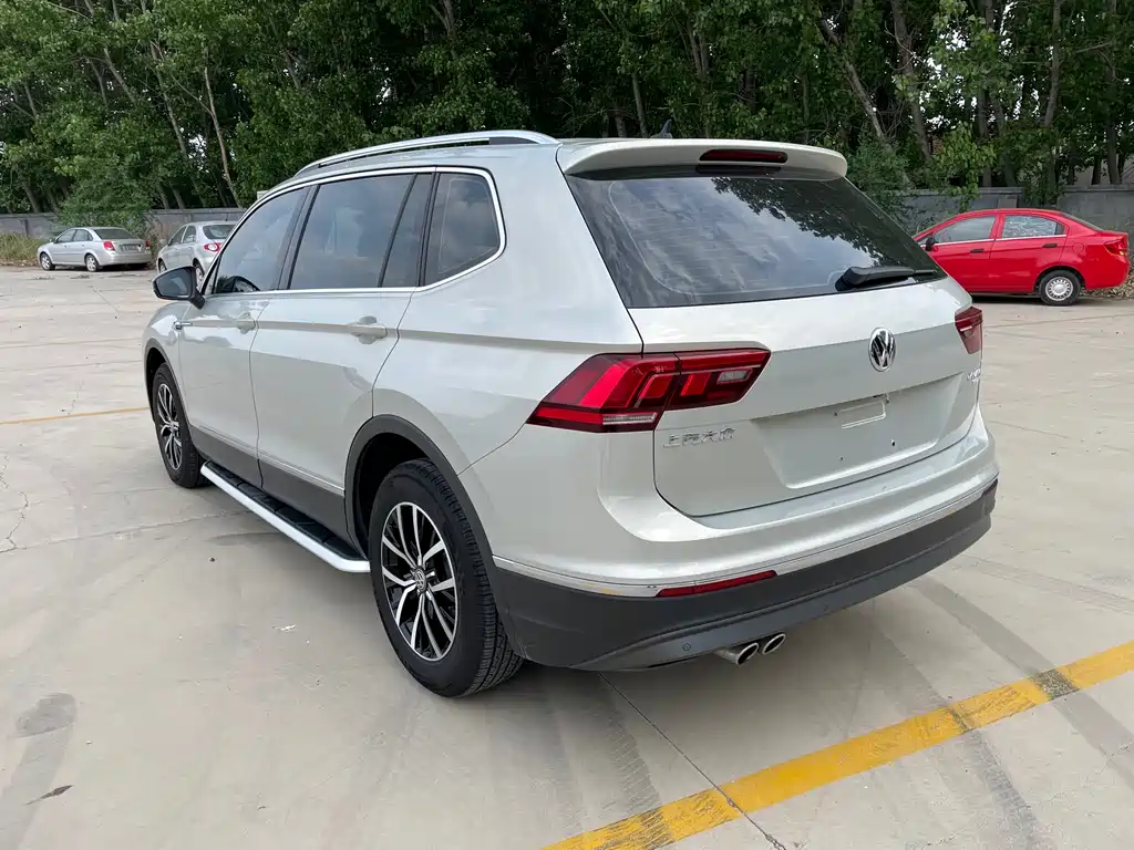 Volkswagen Tiguan L 2017 — фото 4