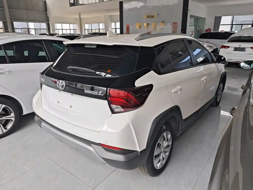 Toyota Yaris L 2023
