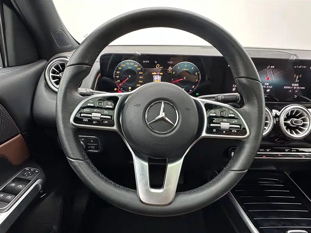 Mercedes-Benz GLB 2023 — фото 9