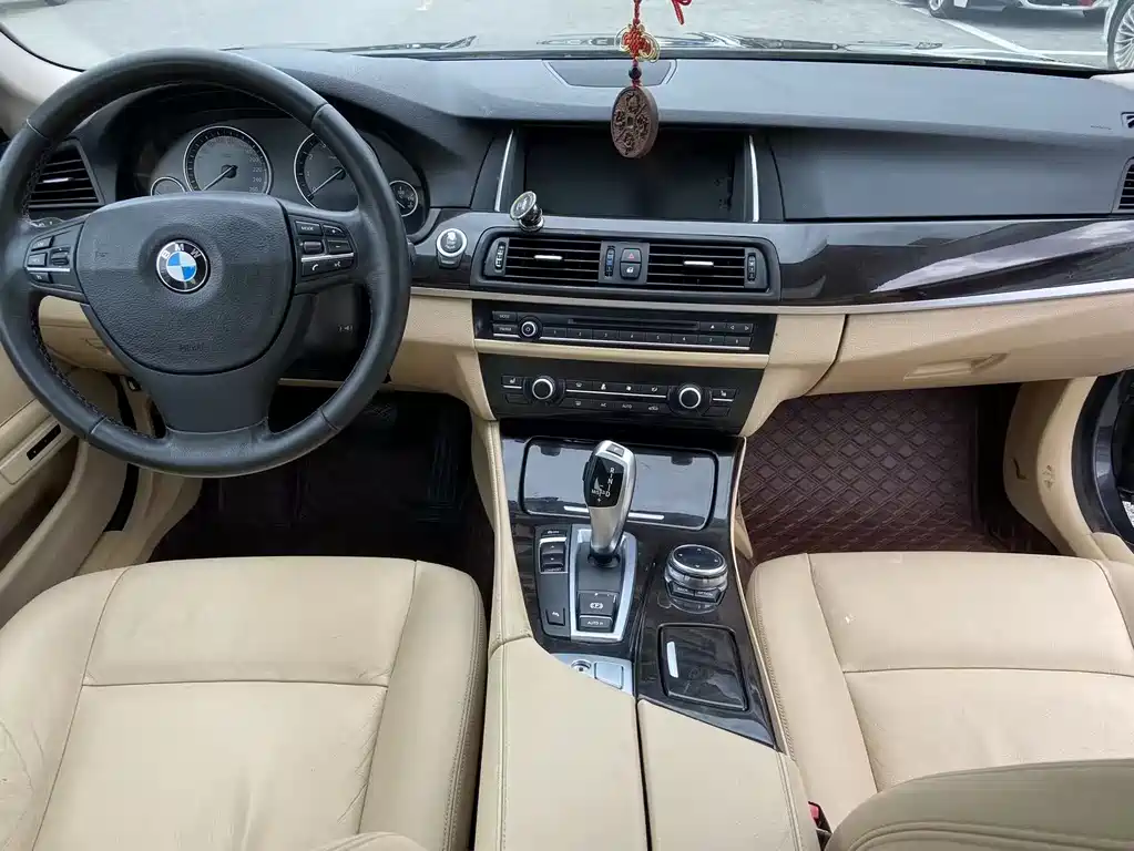 BMW 5 Series 2013 — фото 11