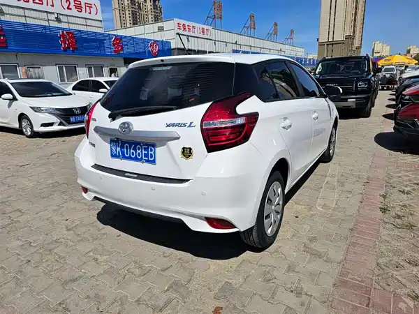 Toyota Yaris L 2020
