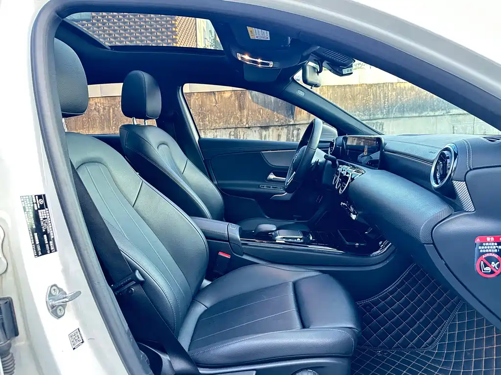 Mercedes-Benz A-Class 2022 — фото 6