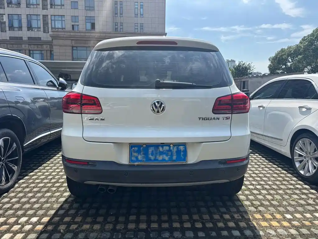 Volkswagen Tiguan 2015 — фото 12