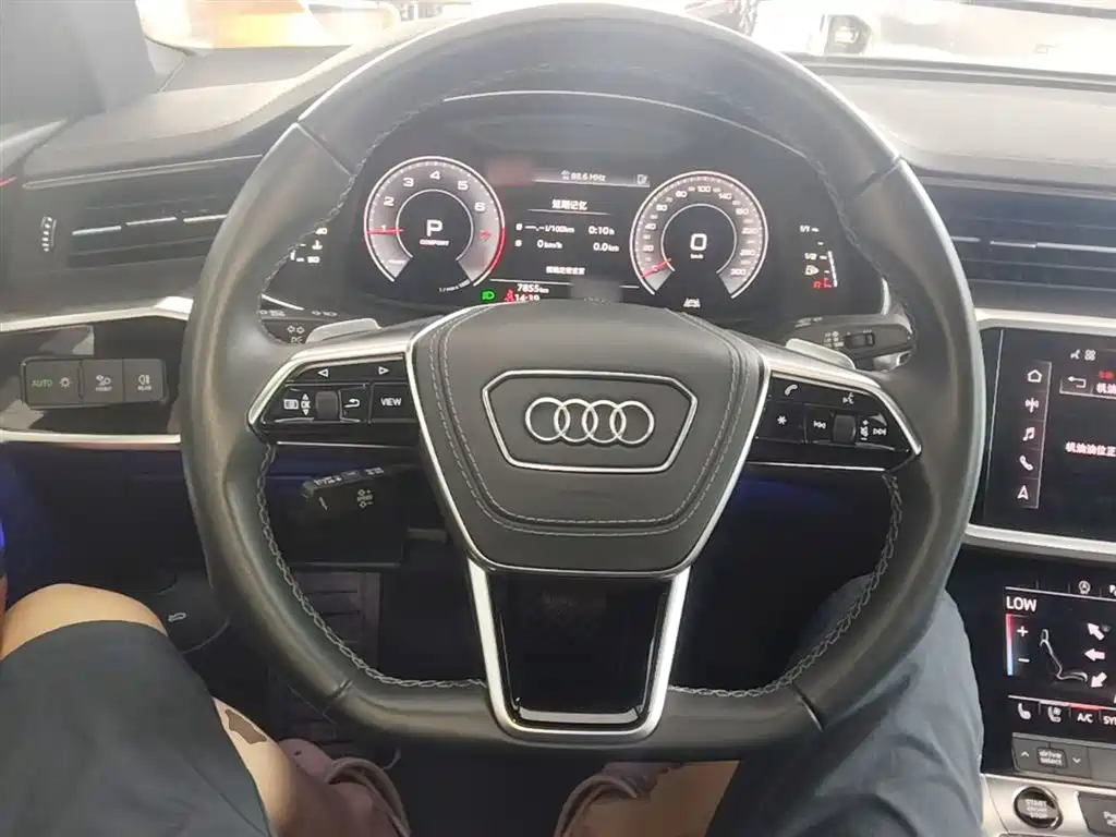 Audi A7L 2025 — фото 11