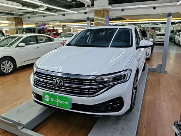 Volkswagen Sagitar 2025