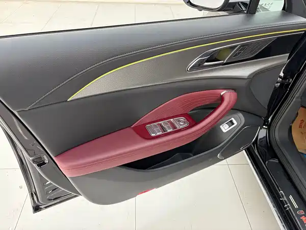 Hongqi H5 2023