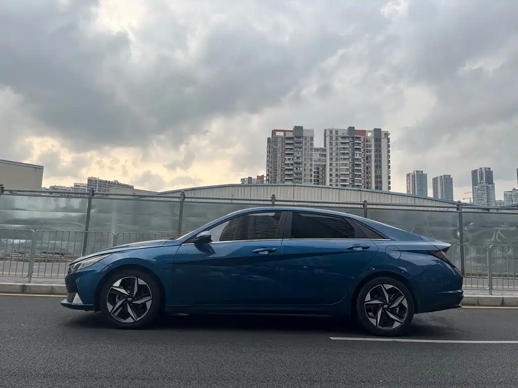 Hyundai Elantra 2021