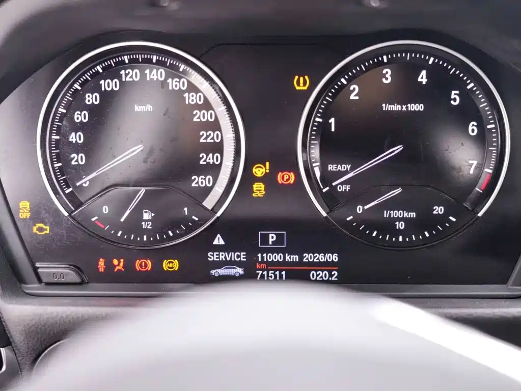 BMW 1 Series 2018 — фото 15