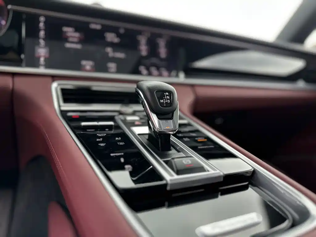 Porsche Panamera 2019 — фото 14