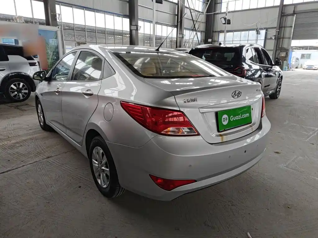 Hyundai Verna 2015 — фото 5