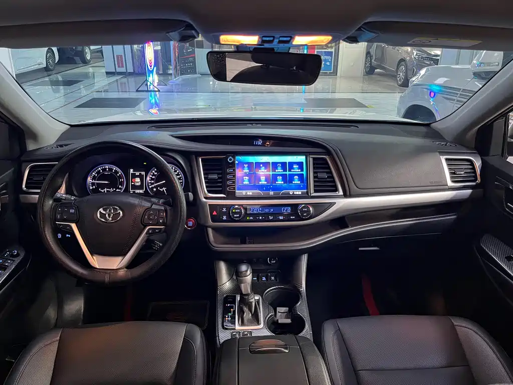 Toyota Highlander 2020 — фото 16
