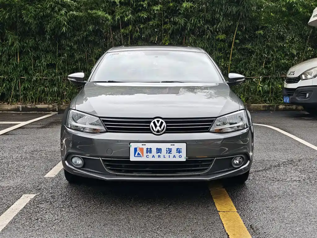 Volkswagen Sagitar 2014