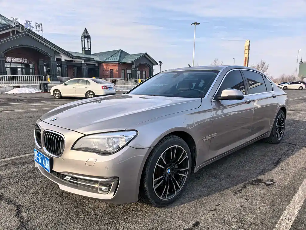 BMW 7 Series 2014 — фото 1