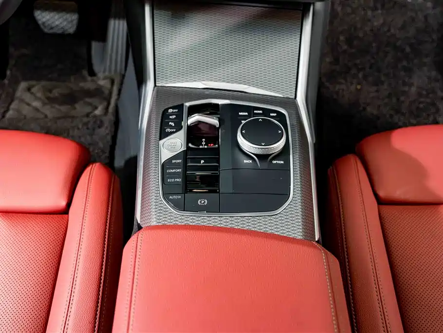 BMW 3 Series 2025 — фото 15