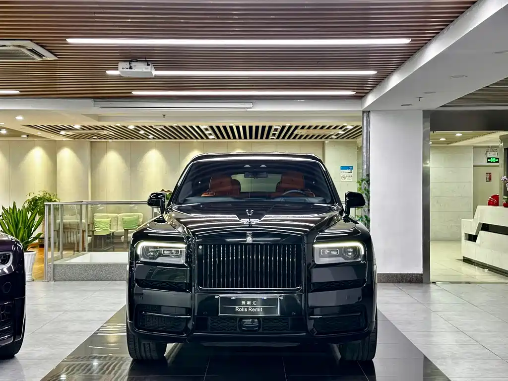 Rolls-Royce Cullinan 2021 — фото 2