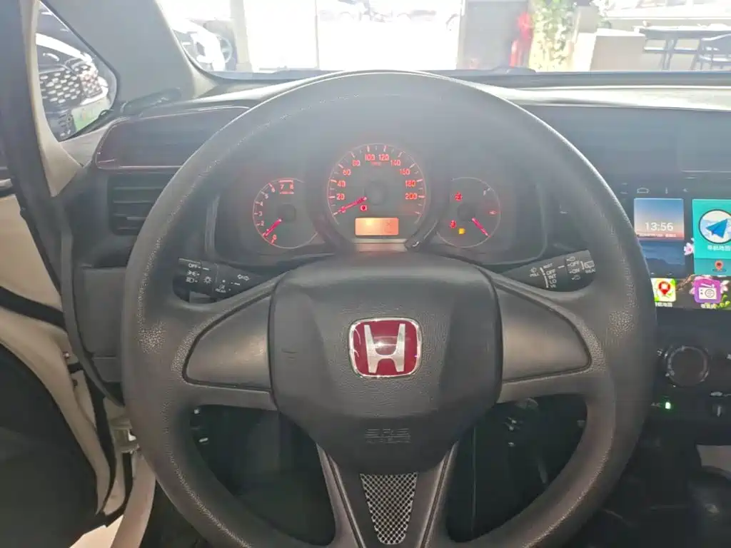 Honda Fit 2015 — фото 11