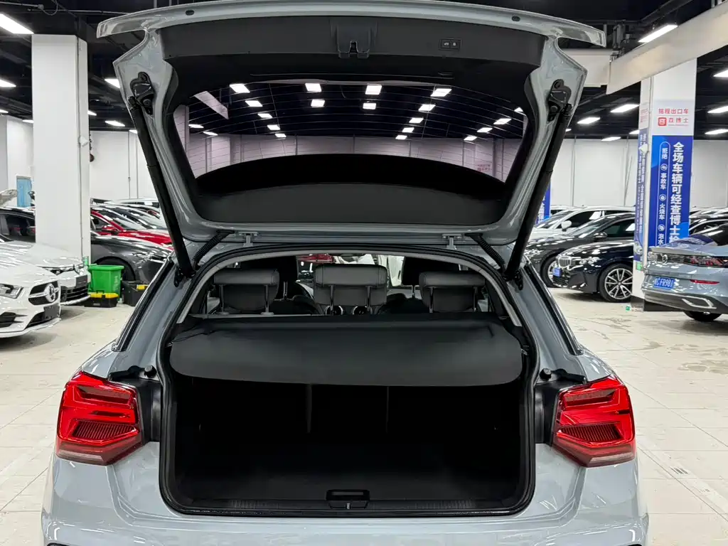 Audi Q2L 2022 — фото 19