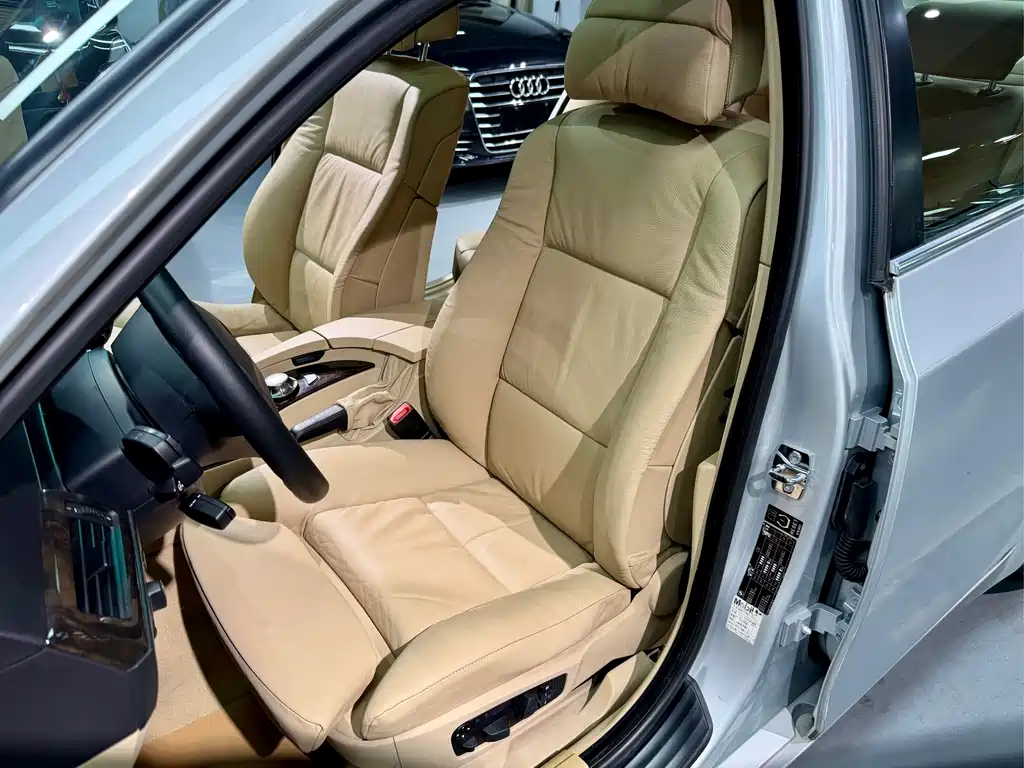BMW 5 Series 2005 — фото 13