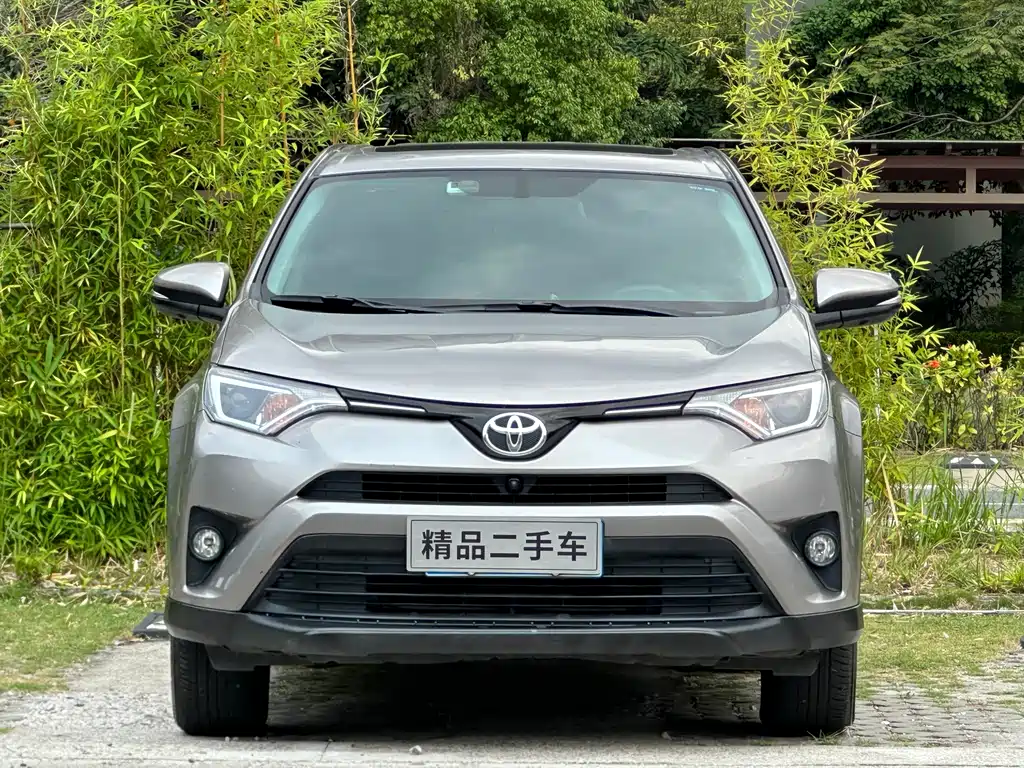 Toyota RAV4 2019 — фото 2