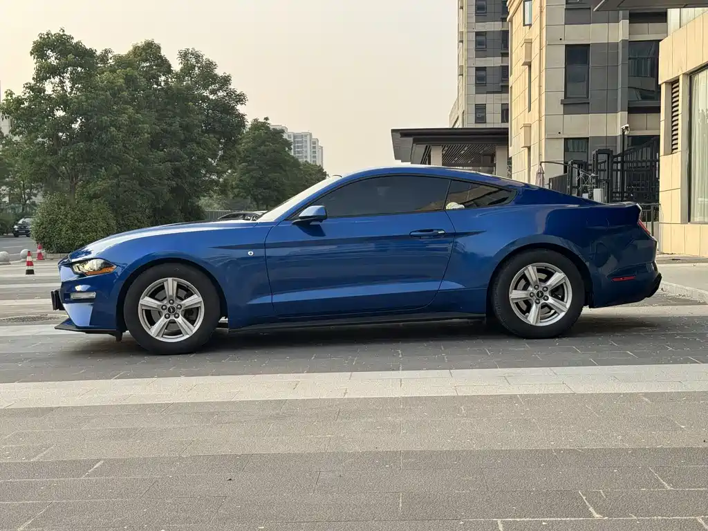 Ford Mustang 2018 — фото 6