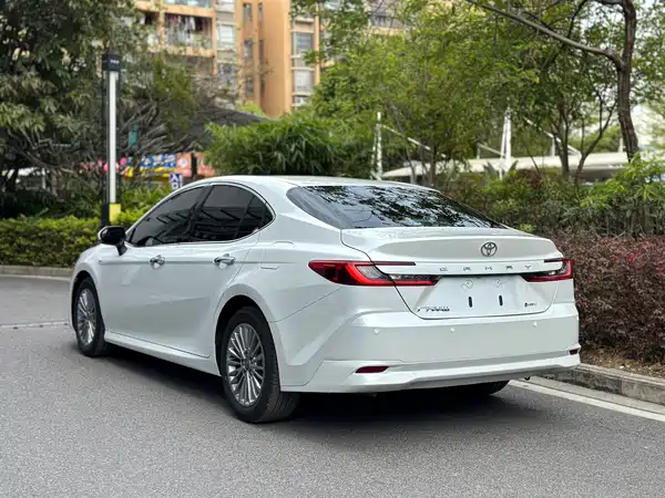 Toyota Camry 2025