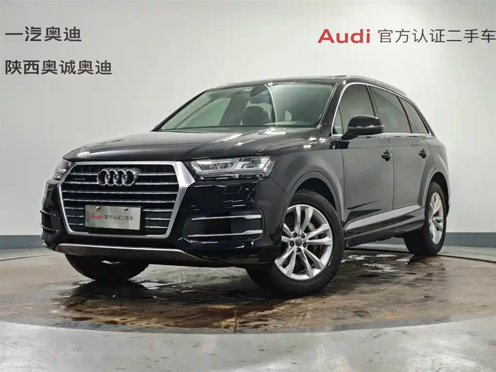 Audi Q7 2020 — фото 1