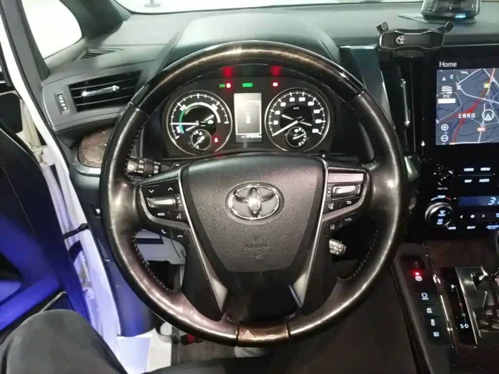 Toyota Vellfire 2022 — фото 11