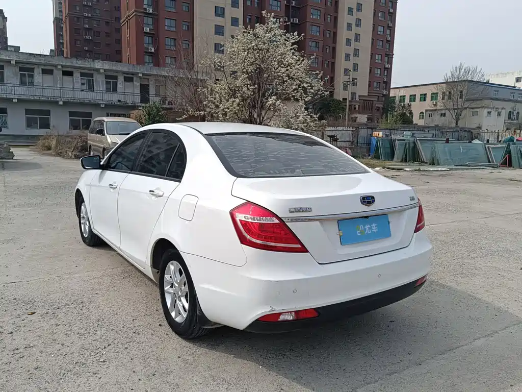 Geely Emgrand 2016 — фото 16