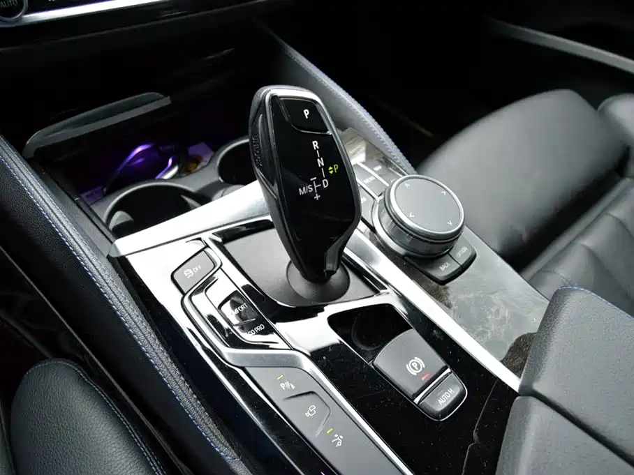 BMW 6 Series GT 2020 — фото 10