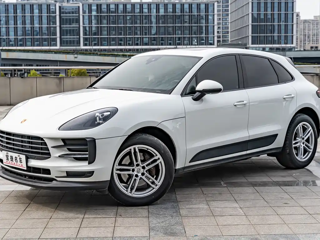 Porsche Macan 2018 — фото 1