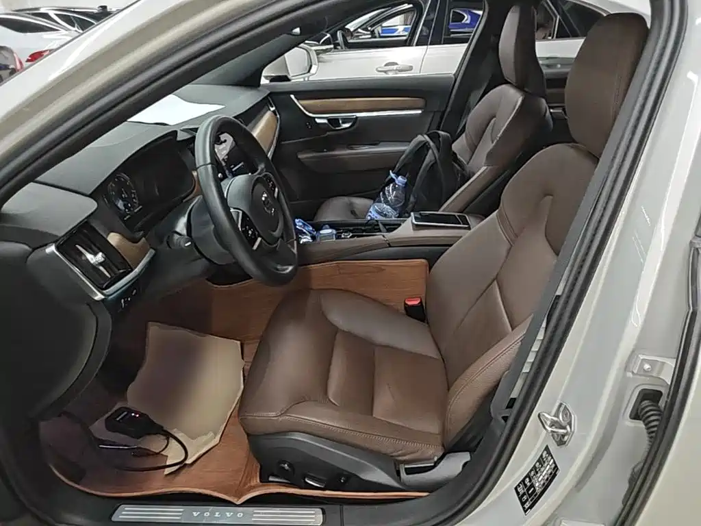 Volvo S90 2021 — фото 15