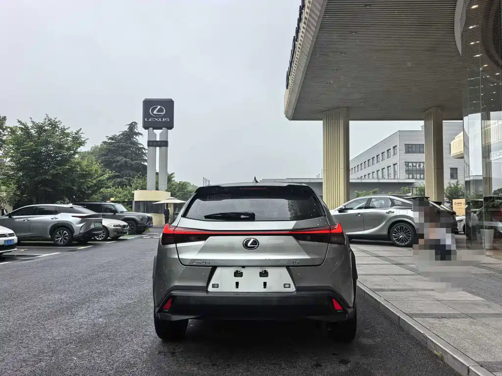 Lexus UX 2021 — фото 14