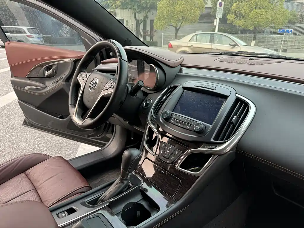 Buick LaCrosse 2015 — фото 10