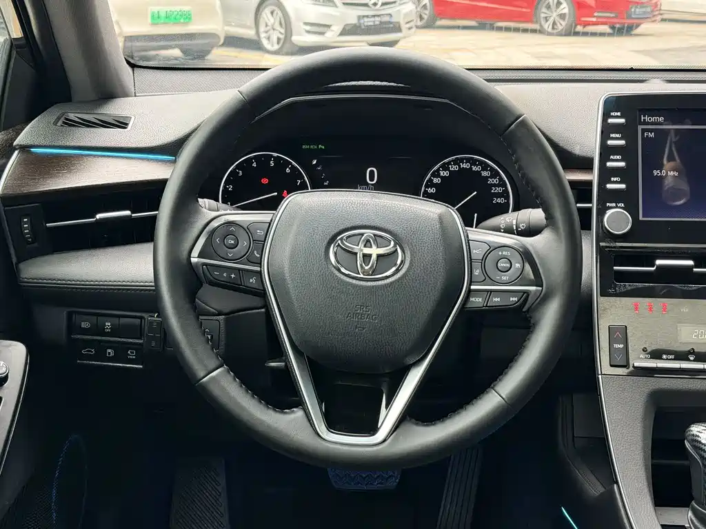 Toyota Avalon 2020 — фото 10