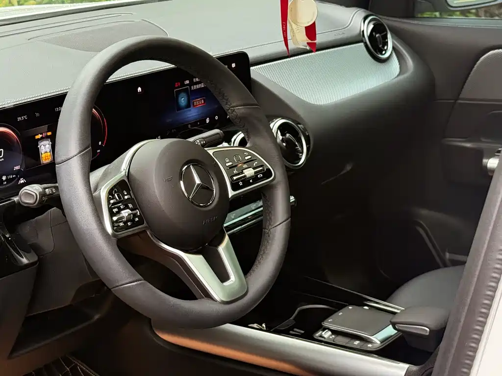 Mercedes-Benz GLA 2023 — фото 14