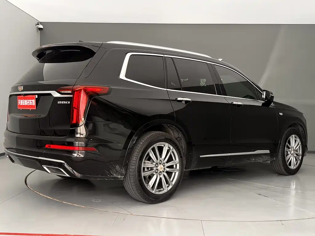 Cadillac XT6 2021 — фото 10
