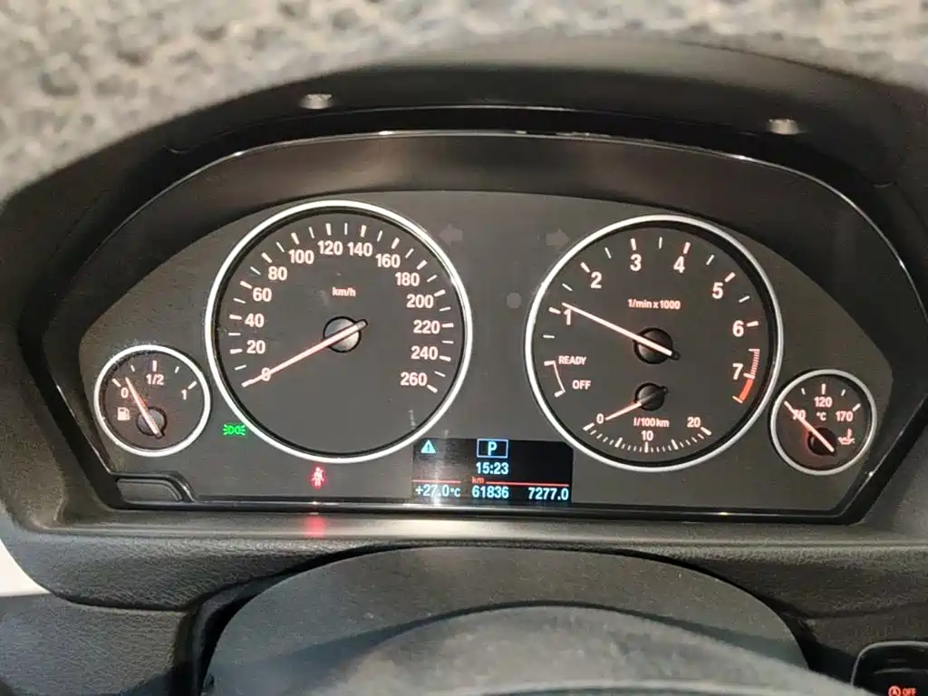 BMW 3 Series GT 2015 — фото 12
