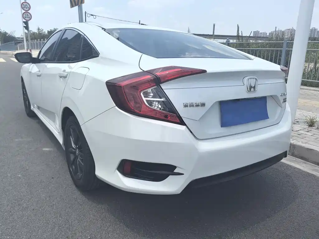 Honda Civic 2020 — фото 11